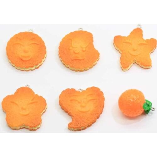 2021Hot Sale Resin Happy Face Biscuit Cookies Flatback Flat Back Resin Miniature Dollhouse Sugar Cookies Charms