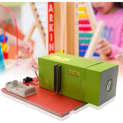Slide Projector Model Hand Invented Materials Popular Science Equipment Paper Self-assembly Slide Projector Model Toy
