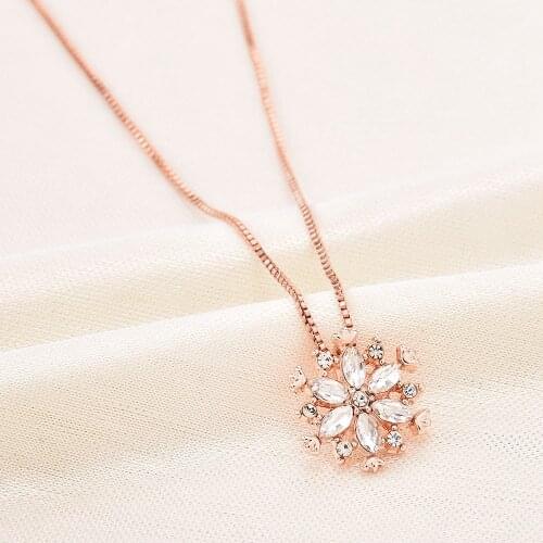 New Hot Sale Fashion Temperament Popular Luxury Snowflake Pendant Necklace Female Jewelry Anniversary Gift Girl