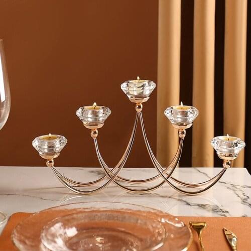 Candle Holder European Retro Metal Candlestick Romantic Dining Table Candlestick Home Party Wedding Decoration Candle Holder