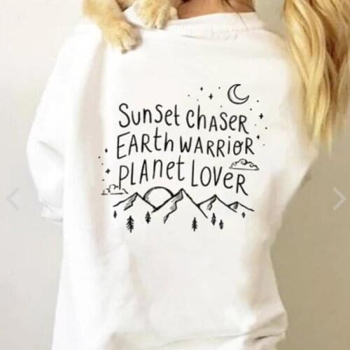 Sunset Chaser Earth Warrior Planet Lover Back Print Sweatshirt Women Fashion Streetwear Pullover Aesthetic Girl Jumper Drop Ship