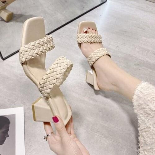 2021 Summer Runway Style Weave Women Slippers Fashion Thick High Heels Gladiator Sandals Outdoor Beach Slides Ladies Mules Shoes