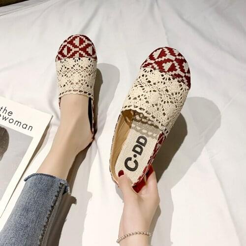 Fashion round head ethnic wind hollow breathable comfortable soft outdoor slippers flat shoes luxury shoe women designers U24-82