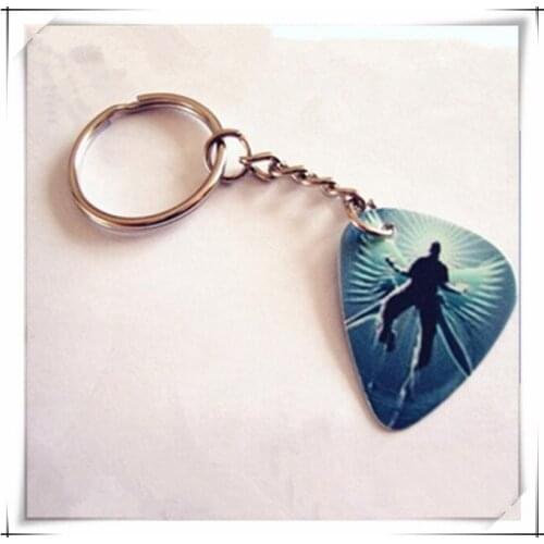 Guitar Picks with Keychain, String Instruments, Musical Accessories, Made of Celluloid