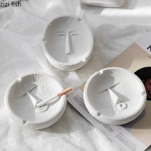 Creative Abstract Figures Ashtray Minimalist Frosted Ceramic Ash Tray Large-capacity Ashtray Gifts for Boyfriend Home Decoration