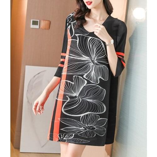 Vintage Floral Print Round Neck Loose Straight Mini Dress for Women Summer Three Quarters Sleeve Casual Miyak Pleated Dress