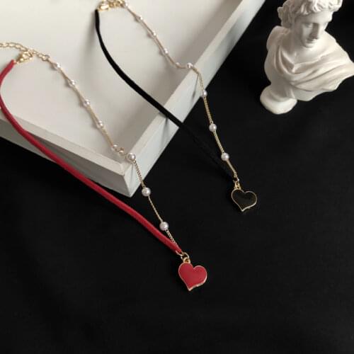 Fashion Love Shape Clavicle Chain Red Asymmetric Personality Necklace For Women Elegant Charm Lock Choker Girl Prom Accessories