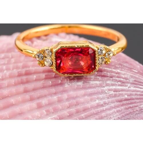 Simple Design Red Square Crystal Stone Rings for Women Gift Gold Color Finger Ring Vintage Party Jewelry Accessories Wholesale