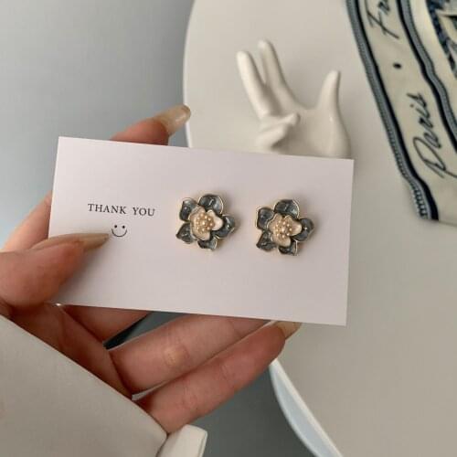Sexy Enamel Glaze Pearl Flower Stud Earrings for Women Party Club No Pierced Clip On Earrings Fashion Jewelry Moda Mujer 2021