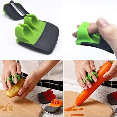 Durable Palm Vegetable Peeler Sharp Blade Finger Potato Peeler with Comfortable Rubber Finger Grip Palm Peeler Carrot DropShip