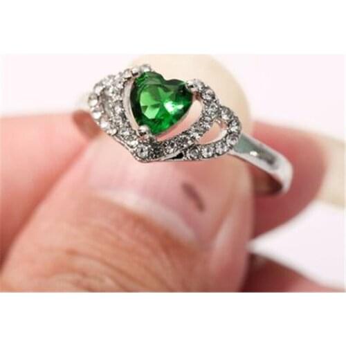 Simple Fashion Green Zircon Heart Ring Sweet Romantic Womens Ring Womens Love Commitment Wedding Jewelry Cocktail Ring