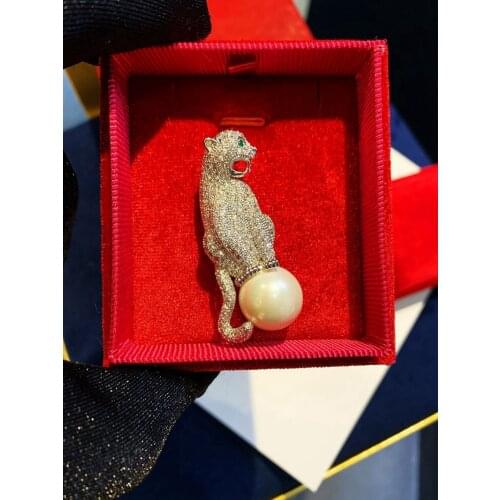 Full AAA Zircon Leopard Shell Pearl Brooch Fashion Panther Animal Brooch Pin Gold Plated Color Best Gift for Men Women