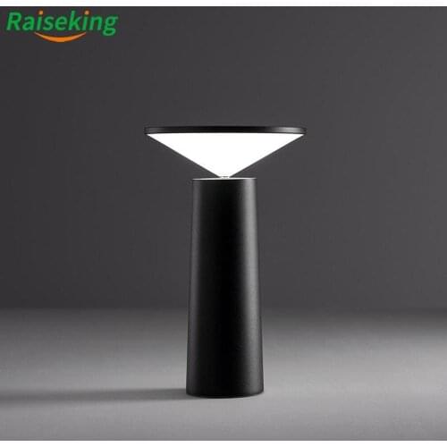 Color temperature changing smart night light LED desk lamp restaurant rechargeable table lamp with USB charging port