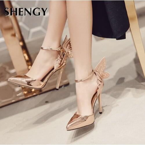 E CN Leather Pumps