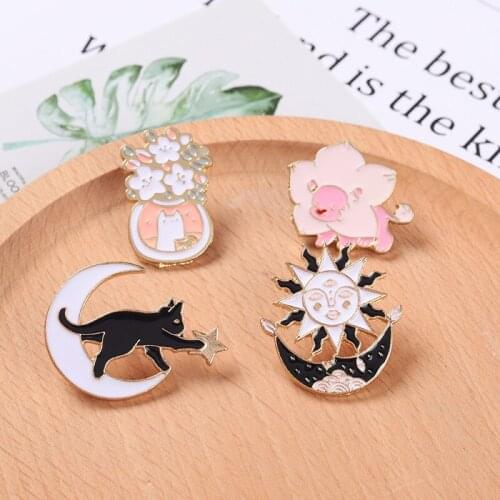 Cat Picking Star Shape Alloy Enamel Brooch Cartoon Cute Flower Lion Plant Potted Sun Badge Pin Lapel Clothing Accessories Gift
