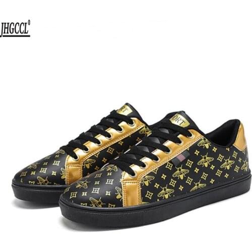 New Shoes Men Casual Shoes Gold embroidery Cool Street Men Shoes Brand designer Man Footwear gentleman Casual Flat shoes V66