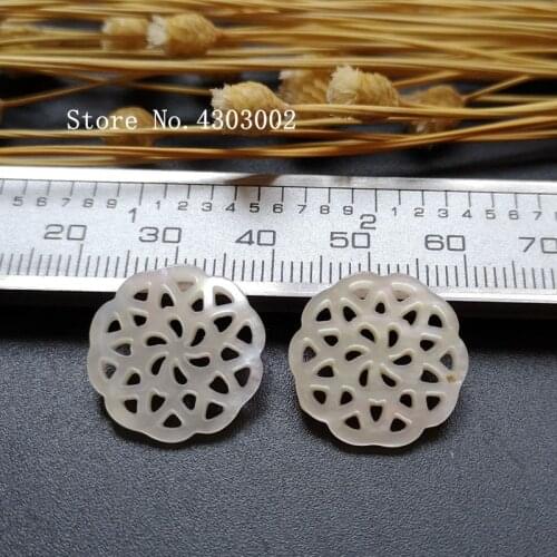 30pcs/lot 18mm Natural Hollow Cut Mother of Pearl shell for DIY Jewelry Natural Flower MOP Pearl shell Beads