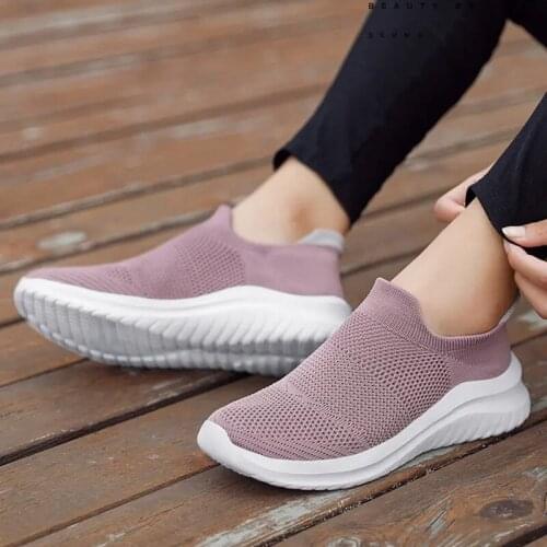 YI LIU JIU BA Women's Sneakers