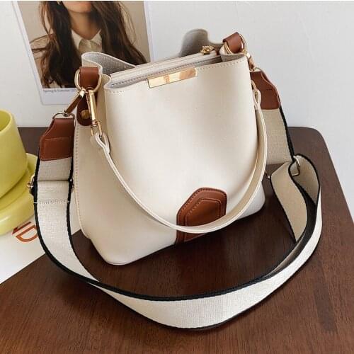 High Quality Ladies Messenger Bucket Bag 2021 New Korean Style Simple Wide Shoulder Strap One Shoulder Hit Color Retro Handbag