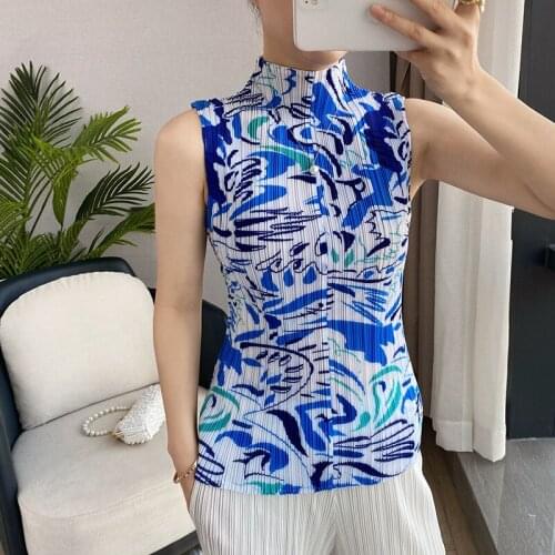 Miyake pleated high-neck T-shirts 2021 summer new temperament sleeveless bottoming Tees printed thin wide-leg pants for woman