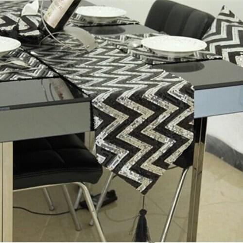 European style luxury Baroque neoclassical bead piece glittering bronzing runner fashion table table bed Flag Black