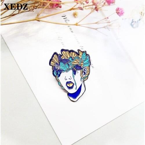 Sculpture Womens Head Enamel Brooch Mouth Tears Butterfly Tiara Feminist Blue Badge Womens Brooch Dress lapel Pin Art Jewelry