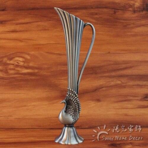 Height 20cm Vintage Home Decor Peacock Design Metal Art Vase 2 Colors Tabletop Decoration Crafts Home Coffee Bar Ornaments