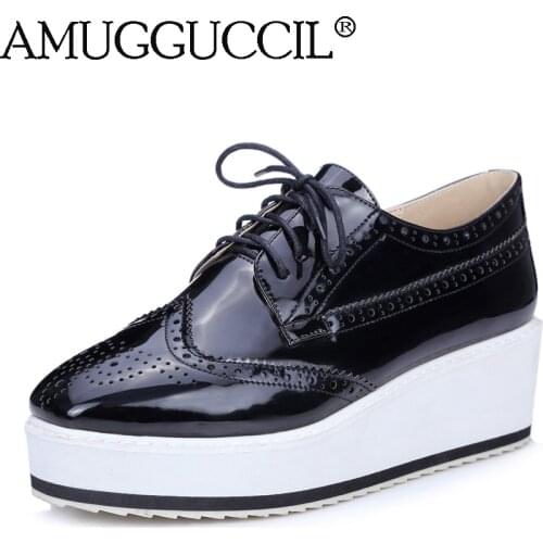 Amugguccil Women's Glasses And Cases