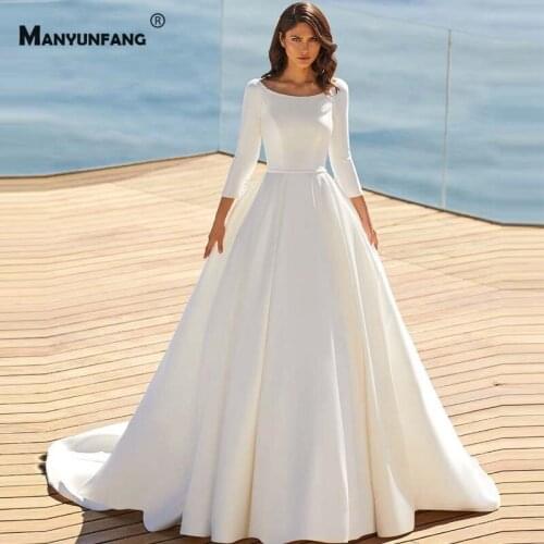 High-End O-Neck Full Sleeve Court Train Bridal Ball Gown 2021 New Arrival Button Satin Wedding Dress for Women Robe De Mariage