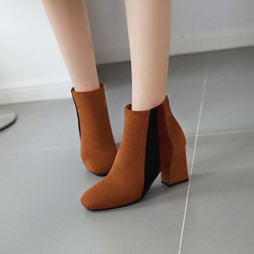 2019 winter new French soft leather high-heeled shoes retro no grinding feet thick heel round head side zipper womens versatile