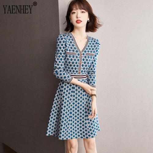 2021 Spring and Autumn New Products Fashion Womens French Hepburn Slim V-neck Diamond Check Knitted Elegant Temperament Dress