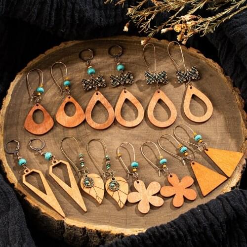 8Seasons Fashion Wooden Drop Earrings Ethnic Geometric Wood Earrings Women Jewelry African Bow Flowers Leaf Charms,1 Pair