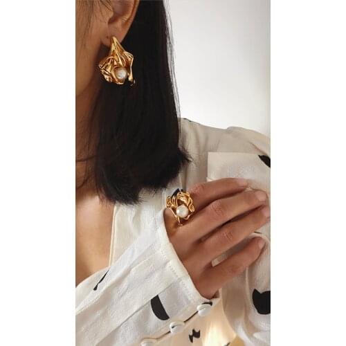 Women floral style real gold plated freshwater pearl earrings stud