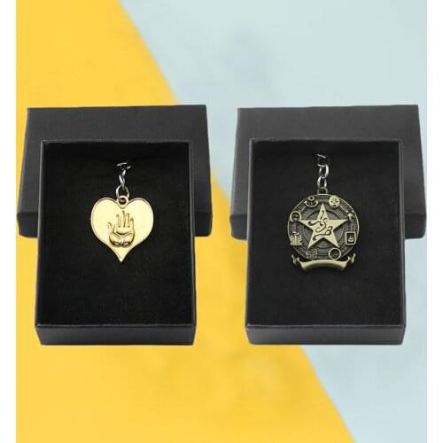 Anime JOJOS BIZARRE ADVENTURE Keyring Kujo Jotaro Dio Brando Key Chain Metal Jewelry Accessories Figure Toys Gift