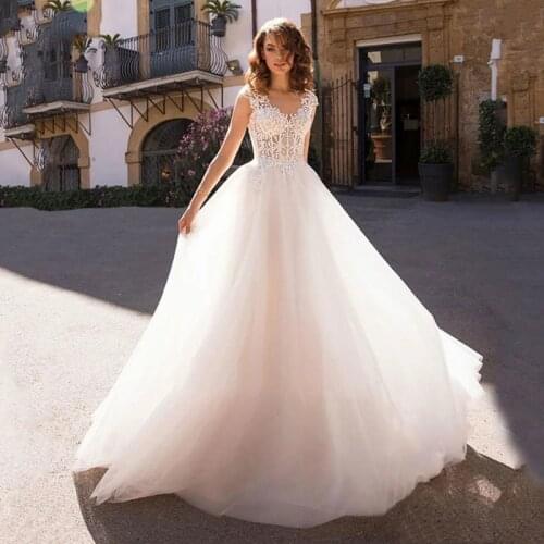 Wedding dress Lace wedding dress v-neck sleeveless retro bridal dresses temperament backless tailing custom made