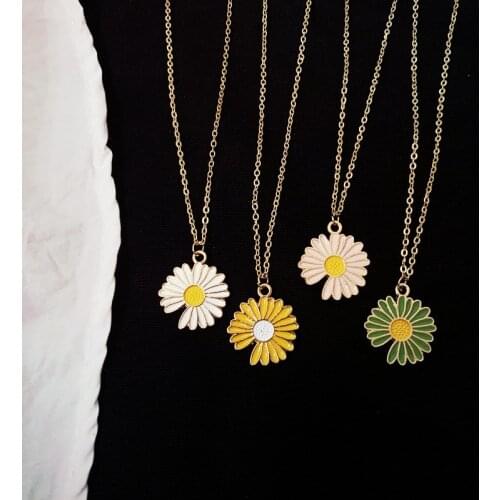 Unisex Daisy Necklace Fashion Women Chain Necklace Pendant Hip Hop Boys Girls Charm Necklace Party Neck Jewelry Gift 2021 New