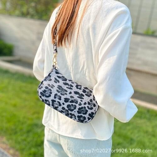 Super hot fashion broadband ladies Korean cool printing tiger belt pocket women 2020 new trend Korean shoulder messenger bag