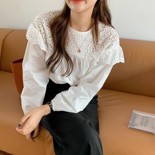 Hollow Out Lace Blouse Women 2021 Plus Size White Shirt Korean Vintage O-Neck Patchwork Long Sleeve Loose Tops Blusas 13602