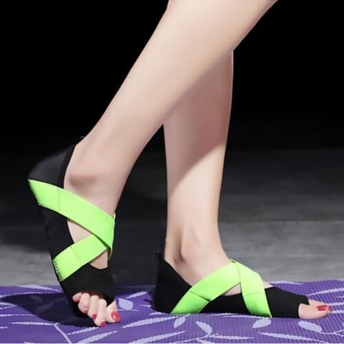 Men Women Yoga Socks Half Toe Non-slip Ladies Yoga Shoes Sport Half-Fingers Pilates Socks Dance Socks Yoga Socks Women M21