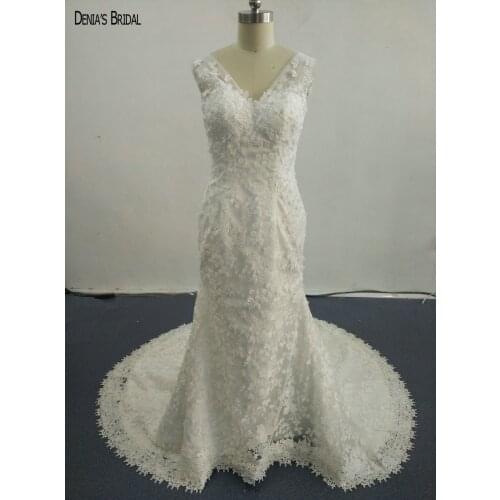 2017 Mermaid Lace Wedding Dresses with V Neckline Sleeveless Sweep Train Floor Length Bridal Gowns