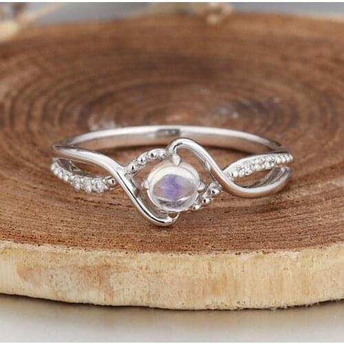 New Fashion Moonstone Ring Oval White Crystal Silver Color Rings For Women Wedding Engagement Party Jewelry Rings Free Shipping