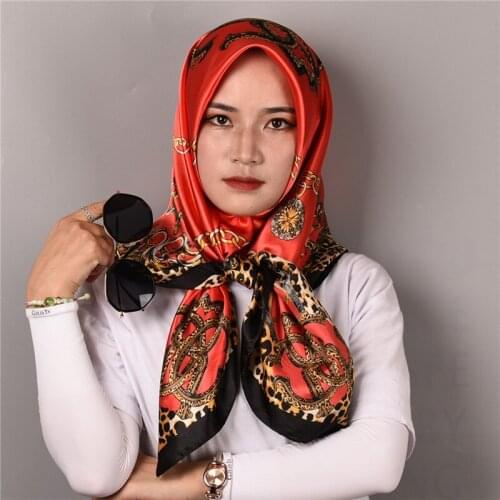 2021 New Women Silk Scarf Square Foulard Neck Scarves Design Printed Head Kerchief Fashion Girl Handkerchief Hair Bandana