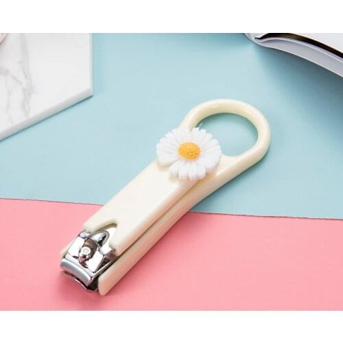 Cute Daisy Cartoon Nail Clippers Pedicure Tool Portable Folding Nail Cutter Fingernail Scissors Nippers Plier Manicure Clippers