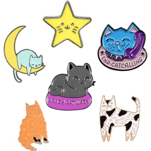 Lazy sleeping cat Enamel Brooch black and white pattern kitten Lapel Pin Moon Star Brooches Cute Animals Badges Gifts for kids