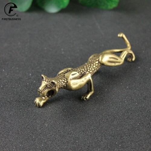 Antique Bronze Strong Panthera Pardus Statue Vintage Copper Leopard Sculpture Ornaments Animal Tea Pet Figure Desktop Decor