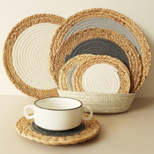 1PC Round Natural Rattan Coasters Bowl Pad Handmade Insulation Placemats Table Padding Cup Mats Kitchen Decoration Accessories