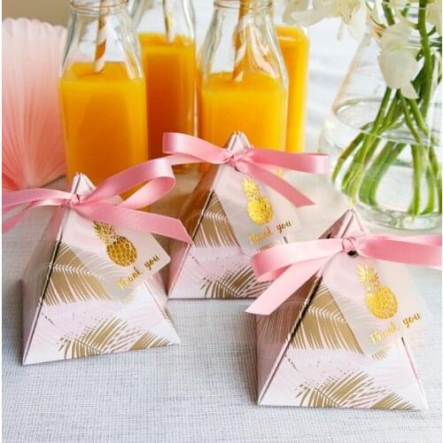 100Pcs Pink Pineapple Triangular Pyramid Wedding Favors Candy Boxes Bomboniera Chocolate Box Party Gift Box With Ribbons & Tags