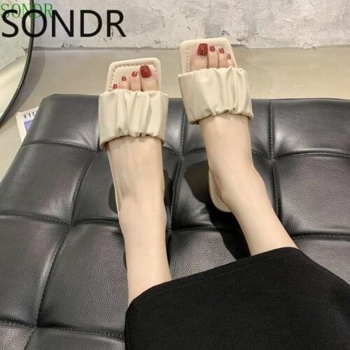 Flat-heel slippers womens new summer 2021 outer wear fashion fold sandals square head slippers