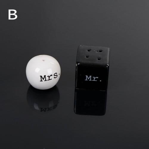 Wedding Party Favors black white 2PCS/SET Wedding Gift Wedding Heart Ceramic Mr. and Mrs. Salt Pepper Shakers Canister Set