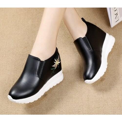 New Fashion Womens Platform Shoes Casual Female Loafers Wedges Shoe Sneakers Women Leather Slip On Flat Footwear